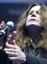 Zpěvák Ozzy Osbourne v pražské O2 areně vystoupil s britskou skupinou Black Sabbath