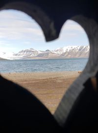Výhled z kadibudky v arktické divočině, kde mají výzkumnou stanici jihočeští vědci
