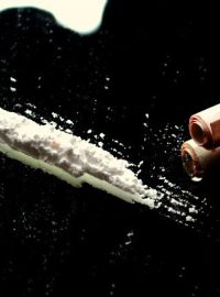 drogy - kokain - pervitin - šňupání - šňupat