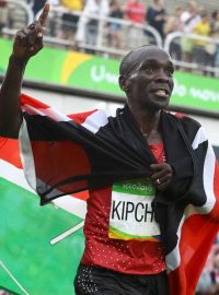 Olympijský maraton vyhrál Eliud Kipchoge jako druhý Keňan v historii
