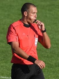 Výkony rozhodčích v české fotbalové lize jsou zatím dobré, tvrdí jejich šéf Listkiewicz