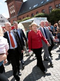 Německá kancléřka Angela Merkelová a Egbert Liskow z CDU během kampaně v zemských volbách
