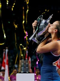 Dominika Cibulková patří mezi nejmenší hráčky na okruhu, přesto vyhrála Turnaj mistryň