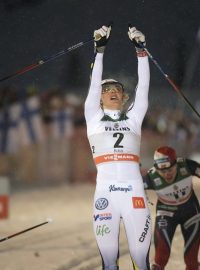 Švédka Stina Nilssonová ovládla úvodní závod Světového poháru v běhu na lyžích