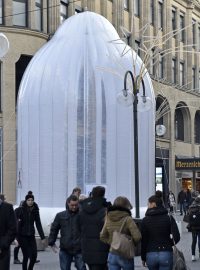 Obří kondom proti AIDS v Kolíně nad Rýnem