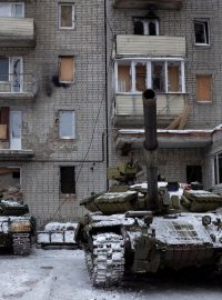 Ukrajinské tanky ve městě Avdijivka