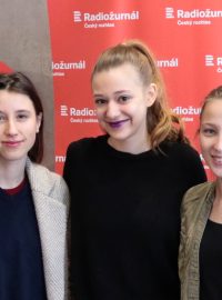 Protagonistky filmu V síti Tereza Těžká, Anežka Pithartová a Sabina Dlouhá