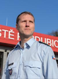Velitel letištní hasičské jednotky kpt. Vít Jelínek