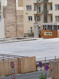 Z Janáčkova kulturního centra lidé vidí pouze plochu, pod kterou jsou vybudované garáže