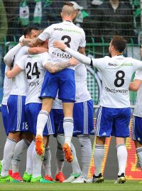 Fotbalisté Mladé Boleslavi se radují z vítězství