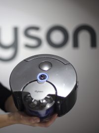 Britská společnost Dyson, výrobce bezsáčkových vysavačů, vysoušečů a další elektroniky, přestěhuje své sídlo z Velké Británie do Singapuru