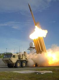 Americký kontroverzní protiraketový štít THAAD