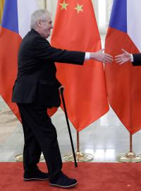 Český prezident Miloš Zeman a čínský prezident Si Ťin-pching v Pekingu.