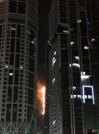 V Dubaji v noci začal hořet mrakodrap The Torch.