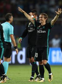 Fotbalisté Realu Madrid po výhře v Superpoháru nad Manchesterem United