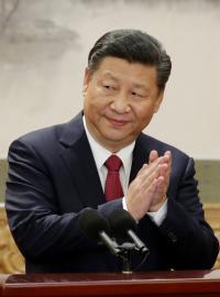 Potlesk pro Si Ťin-pchinga! Nejmocnější z mocných Číny utvrdil svoji moc.