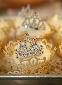 Koláčky, které při příležitosti královské svatby upekla cukrárna v New Yorku