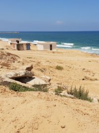Dvoumiliónové pásmo Gazy zůstalo bez vlastních zdrojů pitné vody. Katastrofě může zabránit odsolování té mořské.