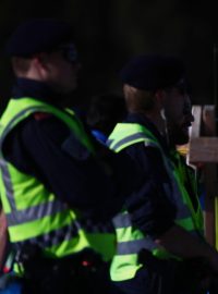Rakouští policisté během razie prohledali 16 domů