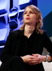 Chelsea Manningová, která ještě jako vojín Bradley Manning poskytla serveru WikiLeaks americké tajné armádní a diplomatické dokumenty