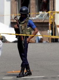 Hlídkující srílanští policisté