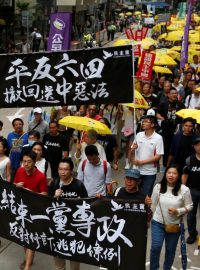 Ulice Hongkongu znovu zaplnili demonstranti. Protestují proti potlačování občanských práv a svobod a upozorňují na blížící se třicáté, výročí masakru na Náměstí nebeského klidu