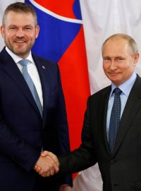 Slovenský premiér Peter Pellegrini se ve čtvrtek v Petrohradu setkal s ruským prezidentem Vladimirem Putinem, kterého pozval na srpnové oslavy 75. výročí Slovenského národního povstání