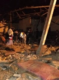 Desítky mrtvých a raněných si vyžádal nálet, který zasáhl detenční středisko pro migranty na předměstí libyjského hlavního města Tripolisu