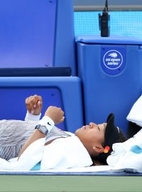 Japonská tenistka Naomi Ósakaová skrečovala v Cincinnati čtvrtfinále s Američankou Sofií Keninovou a v čele světového žebříčku ji může vystřídat Australanka Ashleigh Bartyová