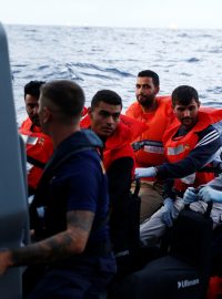 Počet migrantů, kteří letos zahynuli při pokusu přeplout Středozemní moře směrem do některé z evropských zemí, překročil tisícovku