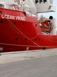 Loď Ocean Viking, která zachraňuje běžence