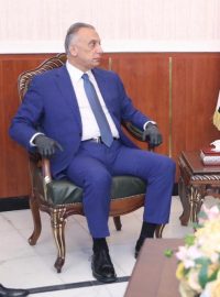 Nový irácký premiér Mustafa Kázimí (vlevo) je považovaný za kompromisního kandidáta.