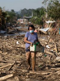 Tajfun Vamco si na Filipínách vyžádal už nejméně 42 obětí