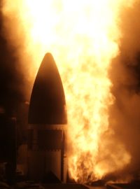 Spojené státy vyzkoušely 16. listopadu svou protiraketovou střelu Standard Missile (SM)-3 Block IIA, určenou pro vojenská plavidla, proti cíli, který poprvé imitoval mezikontinentální balistickou raketu