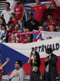 Čeští fanoušci během utkání mezi Českem a Chorvatskem v Glasgow