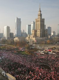Nacionalisté pochodovali Varšavou na Polský den nezávislosti