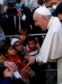 Setkání papeže František s uprchlíky v táboře Mavrovouni na ostrově Lesbos