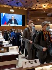 Většina delegací na Konferenci o odzbrojení v Ženevě při projevu ruského ministra zahraničí Sergeje Lavrova na protest opustila sál