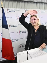 Marine Le Penová může být se ziskem mandátů v parlamentních volbách maximálně spokojená