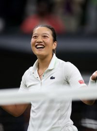 Harmony Tanová z Francie nechápe, v prvním kole Wimbledonu vyřadila Serenu Williamsovou