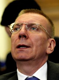 Lotyšský parlament ve středu zvolil příštím prezidentem země dosavadního ministra zahraničí Edgara Rinkévičse