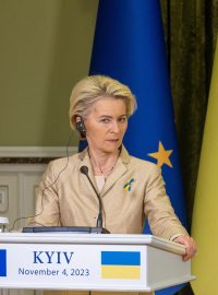 Ursula von der Leyenová při neohlášené návštěvě Kyjeva