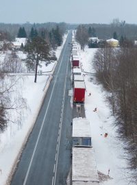 Podle Kyjeva je na polské straně hranice asi 3000 kamionů
