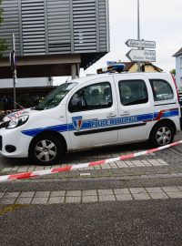 Ve Francii ve čtvrtek zemřela čtrnáctiletá dívka, která týž den utrpěla zástavu srdce během poplachu a uzavření školy v Souffelweyersheimu nedaleko Štrasburku