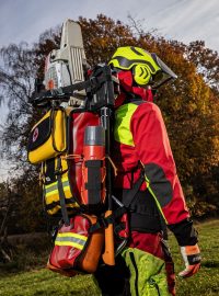Nové speciální batohy používané hasiči v Královehradeckém kraji