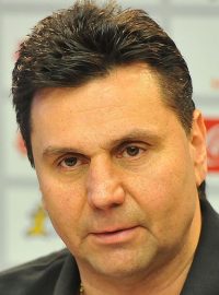 Vladimír Růžička, bývalý trenér hokejové reprezentace, na archivním snímku z roku 2015.