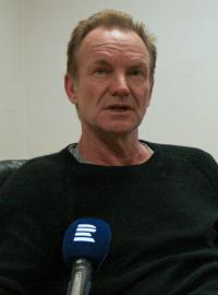 Sting při rozhovoru s Vladimírem Krocem