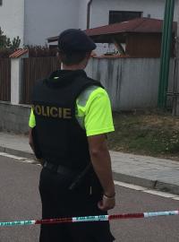 Chrudimská policie okolí domu, kde se muž zabarikádoval, uzavřeli