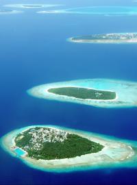 Některým ostrovům na Maledivám hrozí, že je pohltí oceán