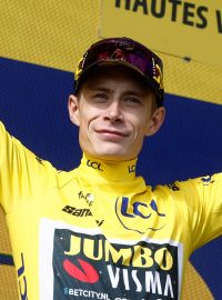 Jonas Vingegaard slaví třetí místo v předposlední etapě Tour de France